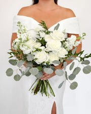 ELEGANT GARDEN BRIDAL BOUQUET
